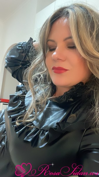Hello everyone! back in stockholm !! let’s have a kinky date 💋 –