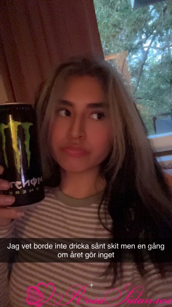 Träffa en helt vanlig latina ts tjej på en utekväll/dejt ❤️ –