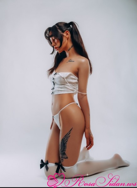 Svensk petite eskort/camgirl ses för diskreta träffar – sista  besök i gbg innan skolstart! 💕 –