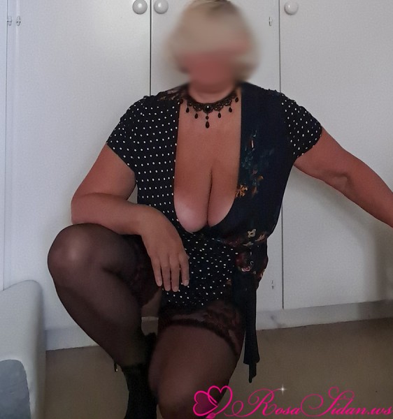 Mys på landet utanför gävle med en vacker mogen kvinna 50+ –