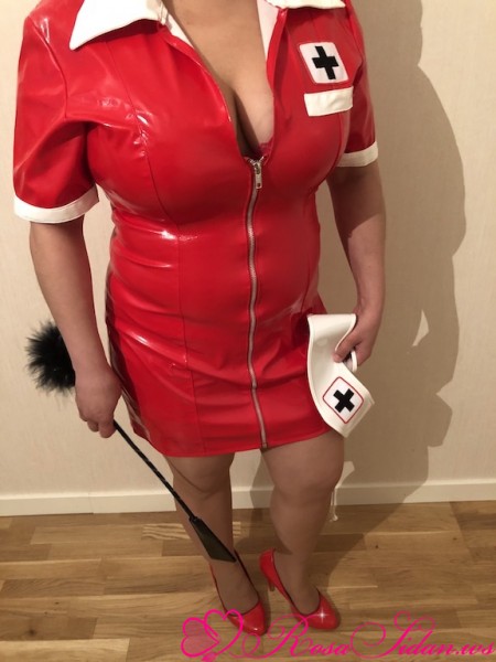 King of sex ska vi bysa ihop din sexy sjuksköterska! vid årsskifte slutar jag. –