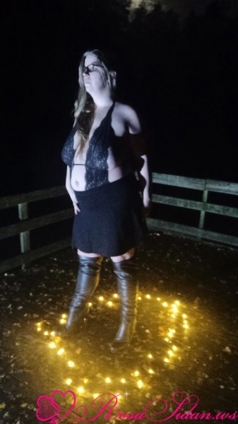 Låt oss fira in december med ett skönt knull 😘 –