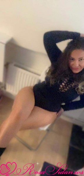 Vanilla, gfe, strapon , nuru massage, owo, 69 , facesitting , frenchkisses  bdsm –