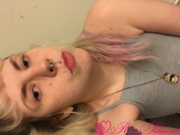 Vig, piercad, kukhungrig blondin- träff i gbg eller paketpris på film! –