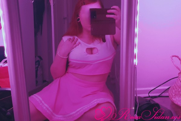 🧚‍♀️ kåt och kurvig tjej som Älskar att visa upp sig 🧚‍♀️ –