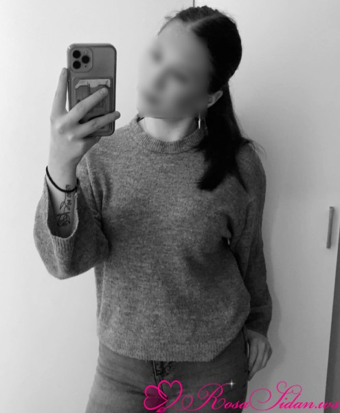 Sexig trans tjej i lomma som vill träffas –