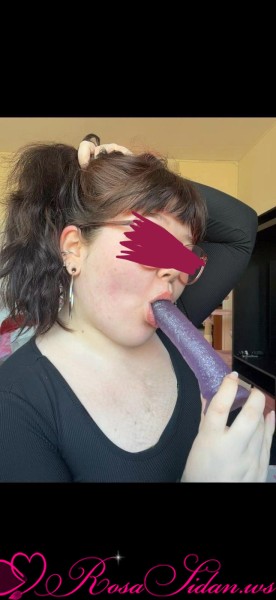 22år, 156cm, 90kg, 37skostrlk, gamergirl –